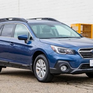 2019 subaru outback-premium photo