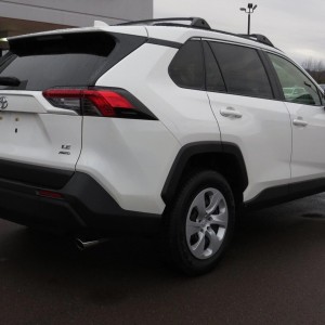2019 toyota rav4-le photo