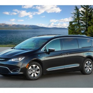 2020 chrysler pacifica photo