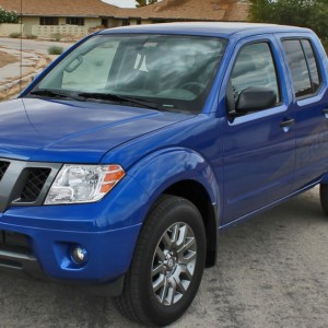 2020 nissan frontier photo