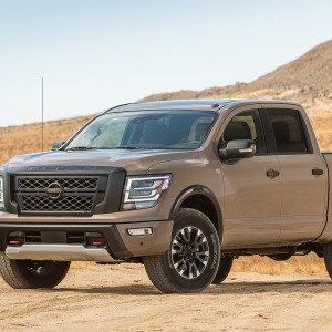 2020 nissan titan photo