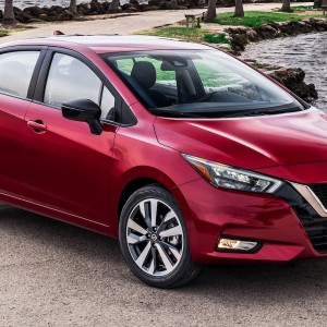 2020 nissan versa photo