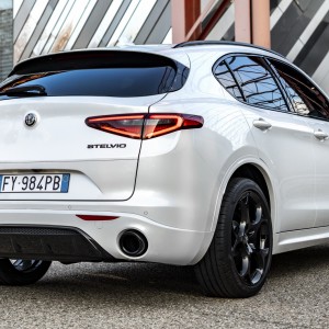 2021 alfa-romeo stelvio photo