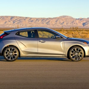 2021 hyundai veloster photo