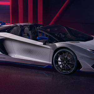2021 lamborghini aventador photo