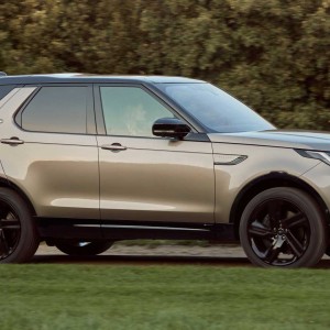 2021 land-rover discovery photo
